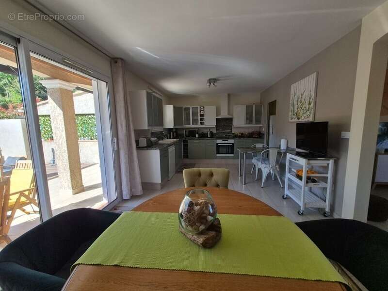 Maison à SOLLIES-VILLE