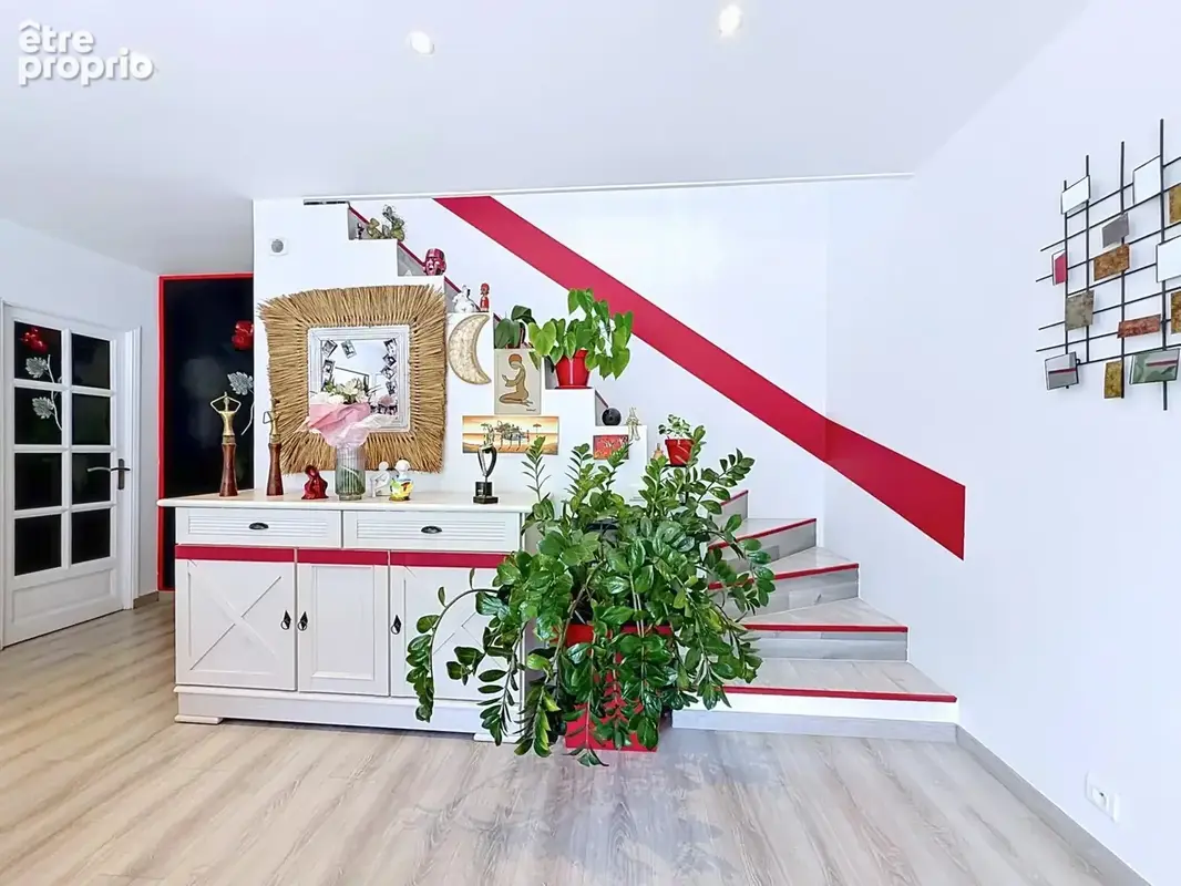 Maison 5 pièces avec piscine et garage à Tourrette-Levens - photo 9