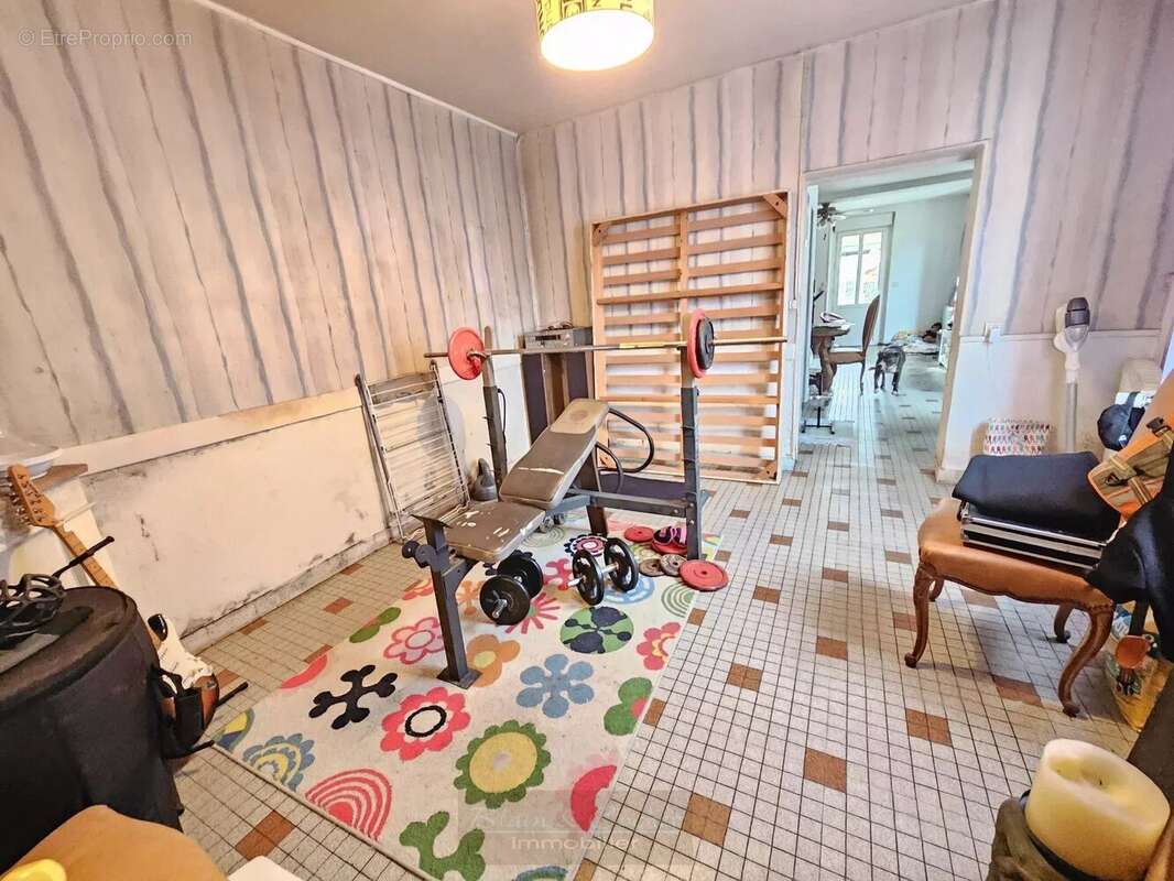 Maison à SAINTE-GENEVIEVE-DES-BOIS