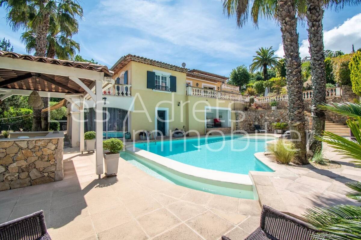 Maison à LES ADRETS-DE-L&#039;ESTEREL