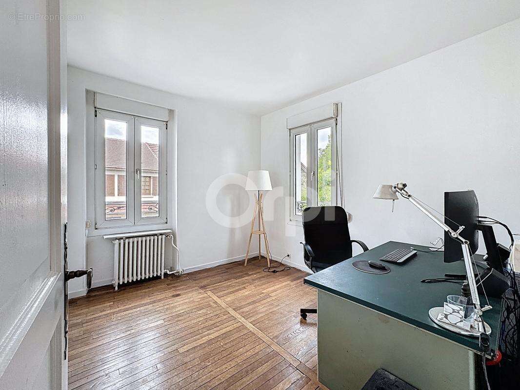 Maison à LE PERREUX-SUR-MARNE