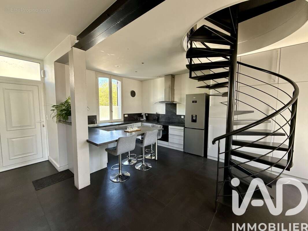 Maison 169 m² à Saint-Vincent-De-Paul  - photo 6