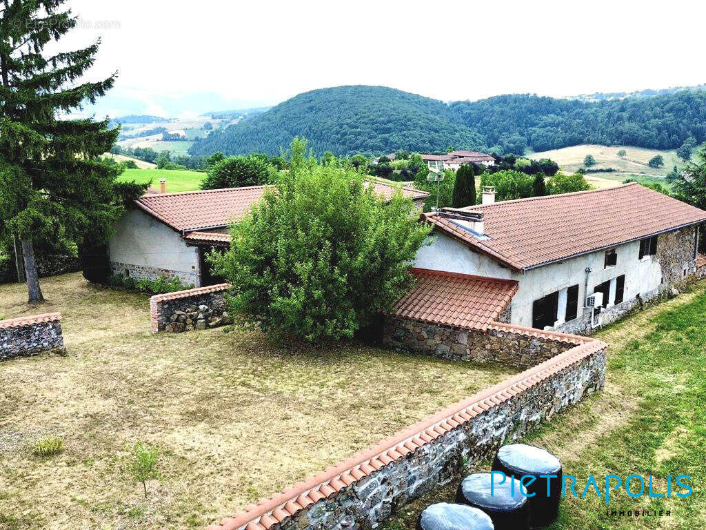 Maison à BRULLIOLES