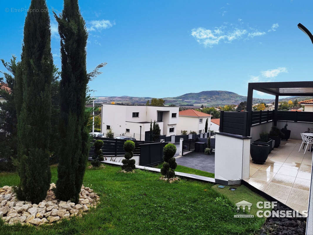 Maison à VEYRE-MONTON