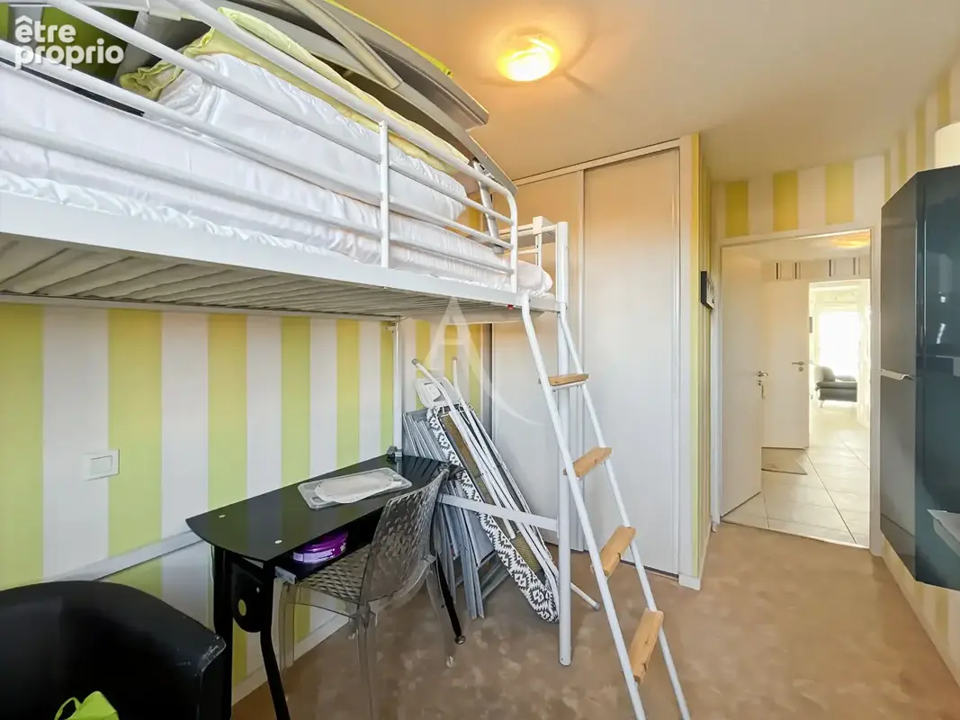Appartement  3 pièce(s)  face mer avec 2 parkings et cave - photo 9