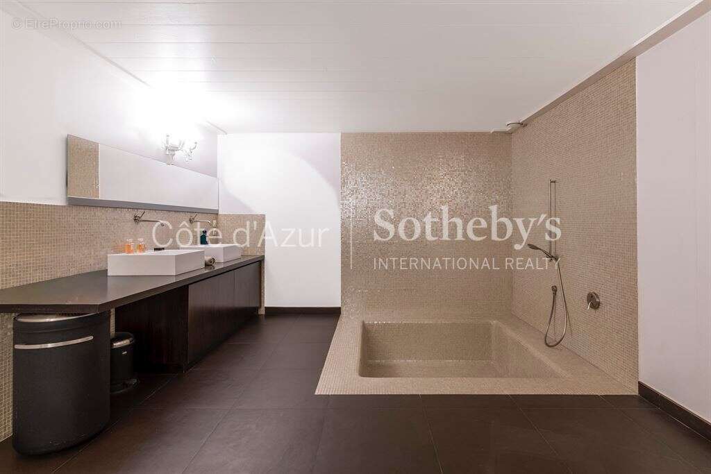 Appartement à BEAUSOLEIL