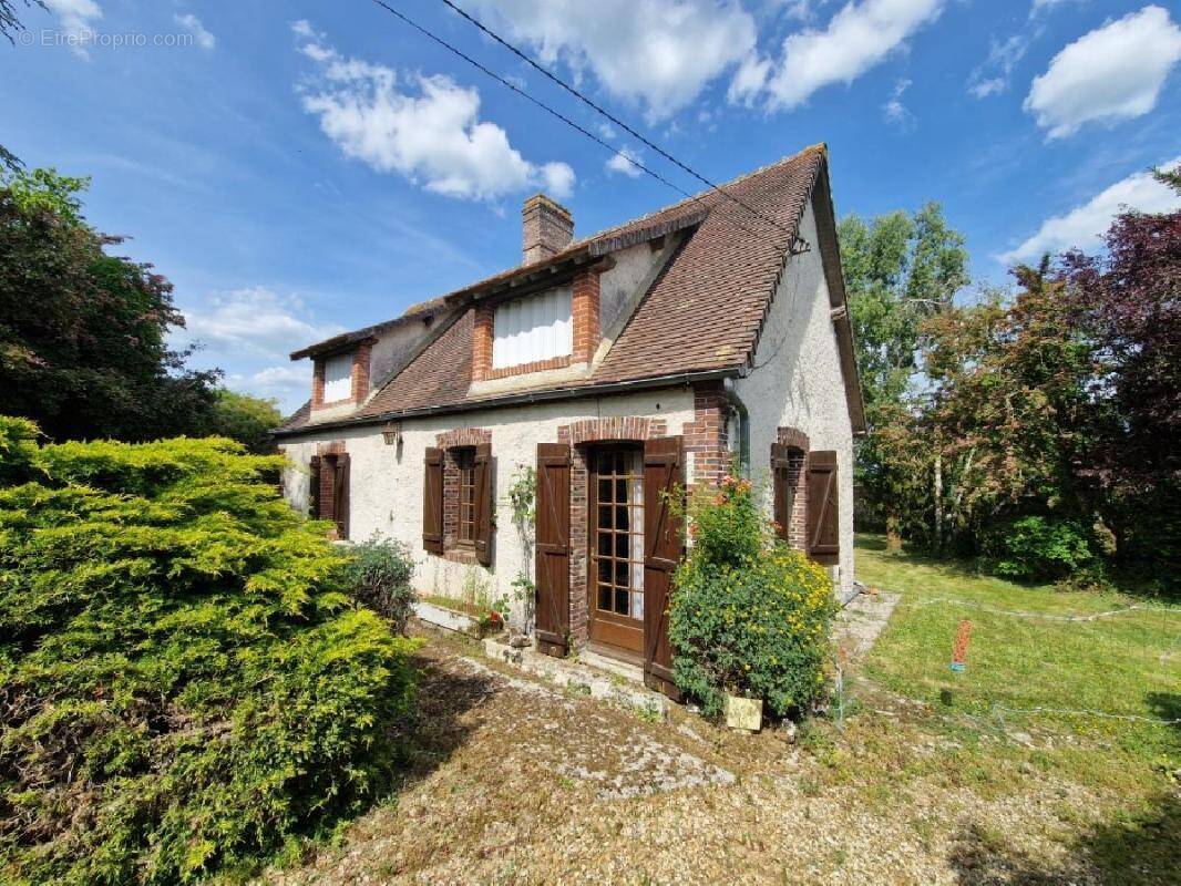 Maison à MEAUCE