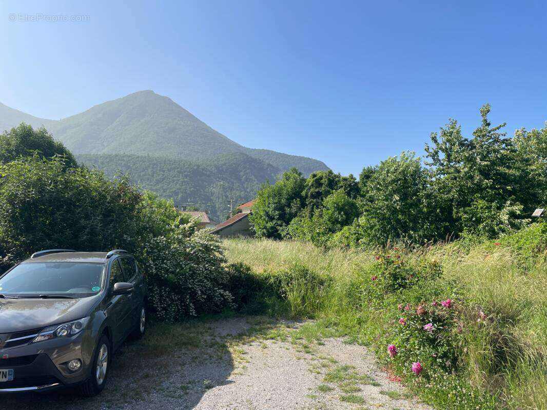 Appartement rénové T2 de 45m2, avec cave, parking et jardin à 05400 VEYNES - photo 10