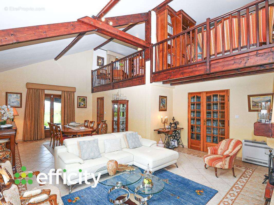 Maison à MACHILLY