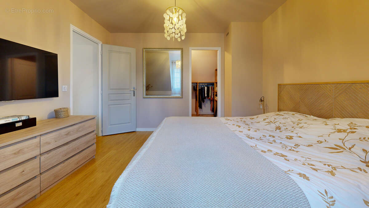 Maison à MONTFORT-L'AMAURY