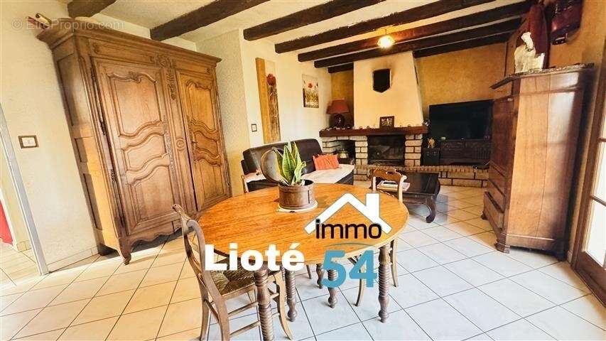 Maison à CHARMES