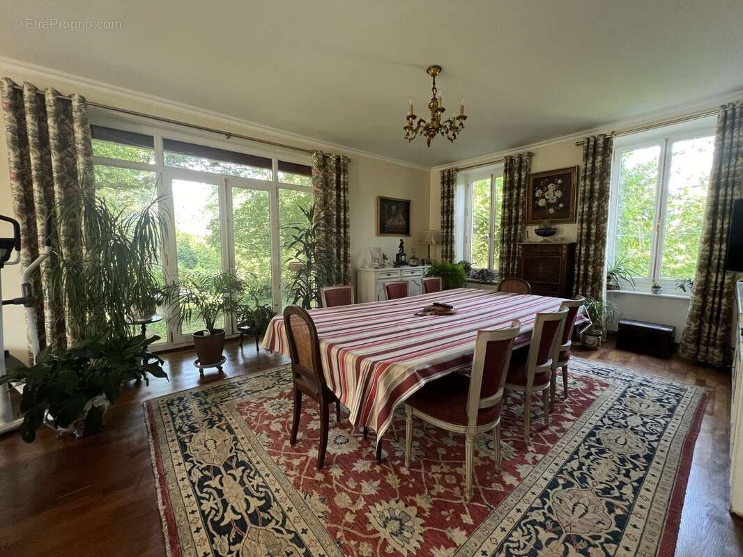 Maison 212 m² à Le Chatelet  - photo 27
