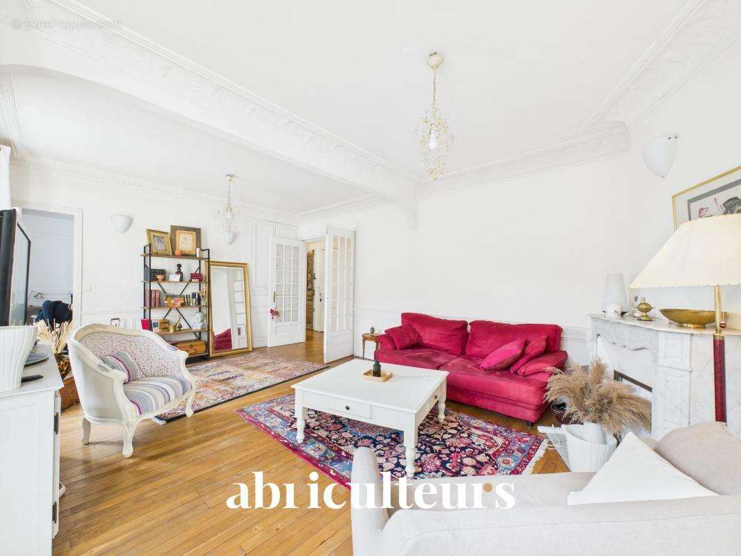 Appartement à PARIS-20E