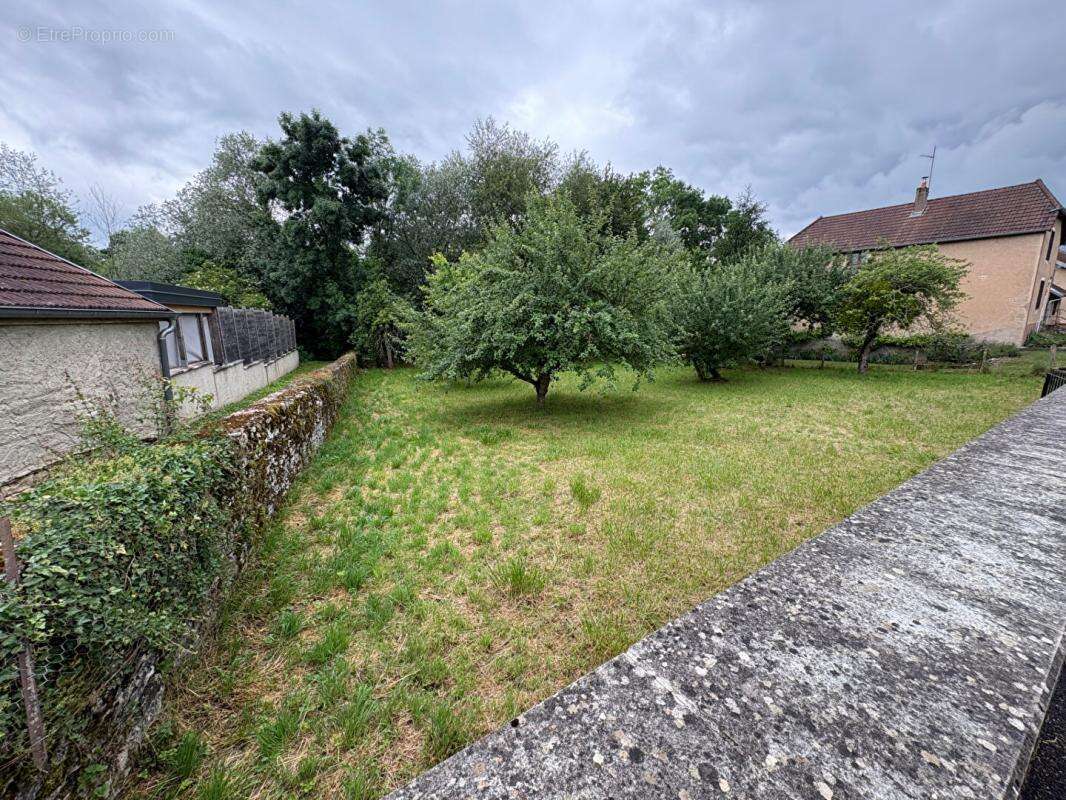 Terrain Valay 728 m2 - photo 2