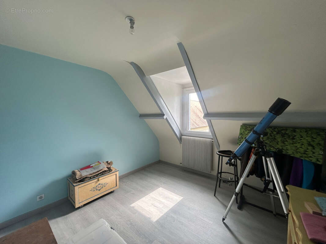 À vendre   Maison familiale de 175 m2   7 pièces   4 chambres   Yèvre-le-Châtel - photo 11