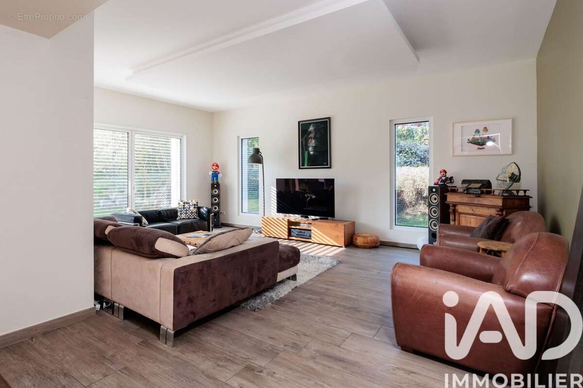 Photo 6 - Maison à SAINT-GENIS-LES-OLLIERES