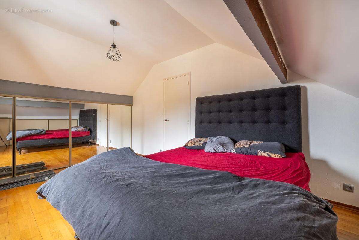 Maison à COMBS-LA-VILLE