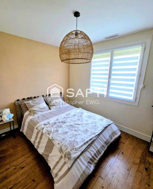 Maison 154 m² à Saint-Laurent-Des-Vignes  - photo 6