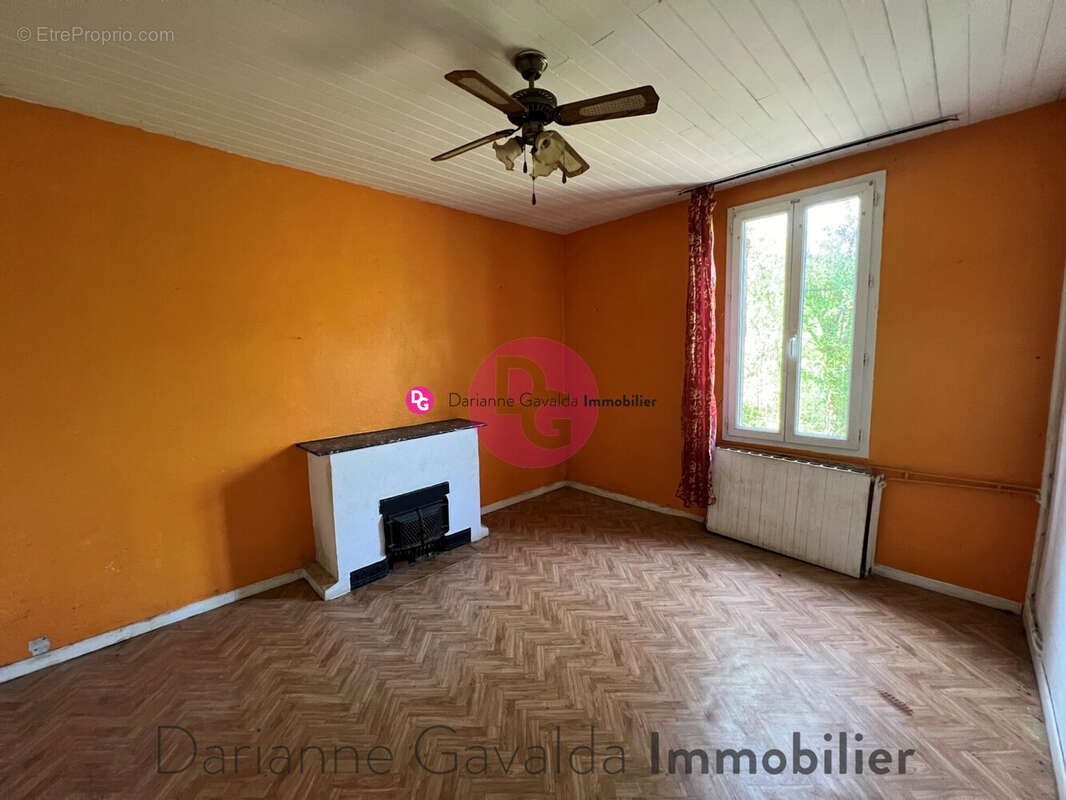 Maison à LIVINHAC-LE-HAUT