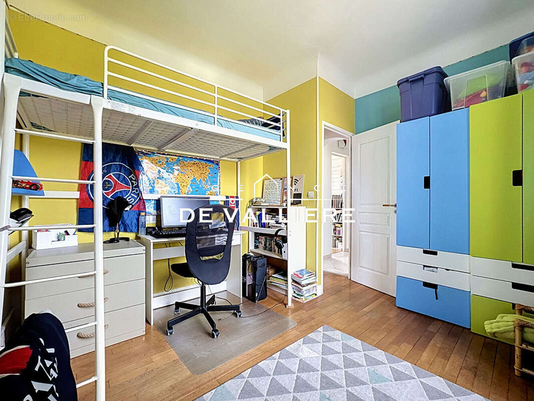 Rueil Malmaison - Côteaux - Maison 6 pièces 4 chambres - photo 11
