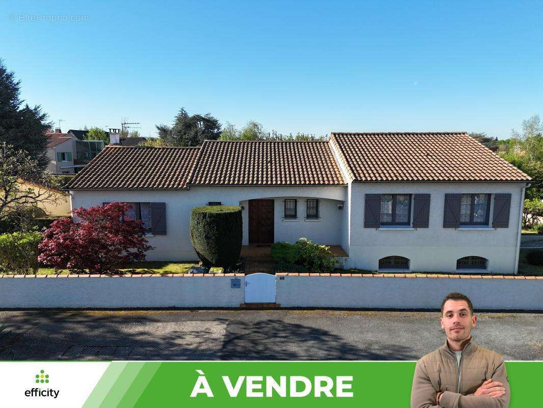 Maison à BUXEROLLES
