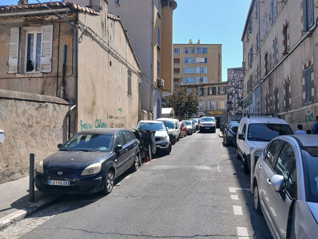 Appartement à MARSEILLE-3E