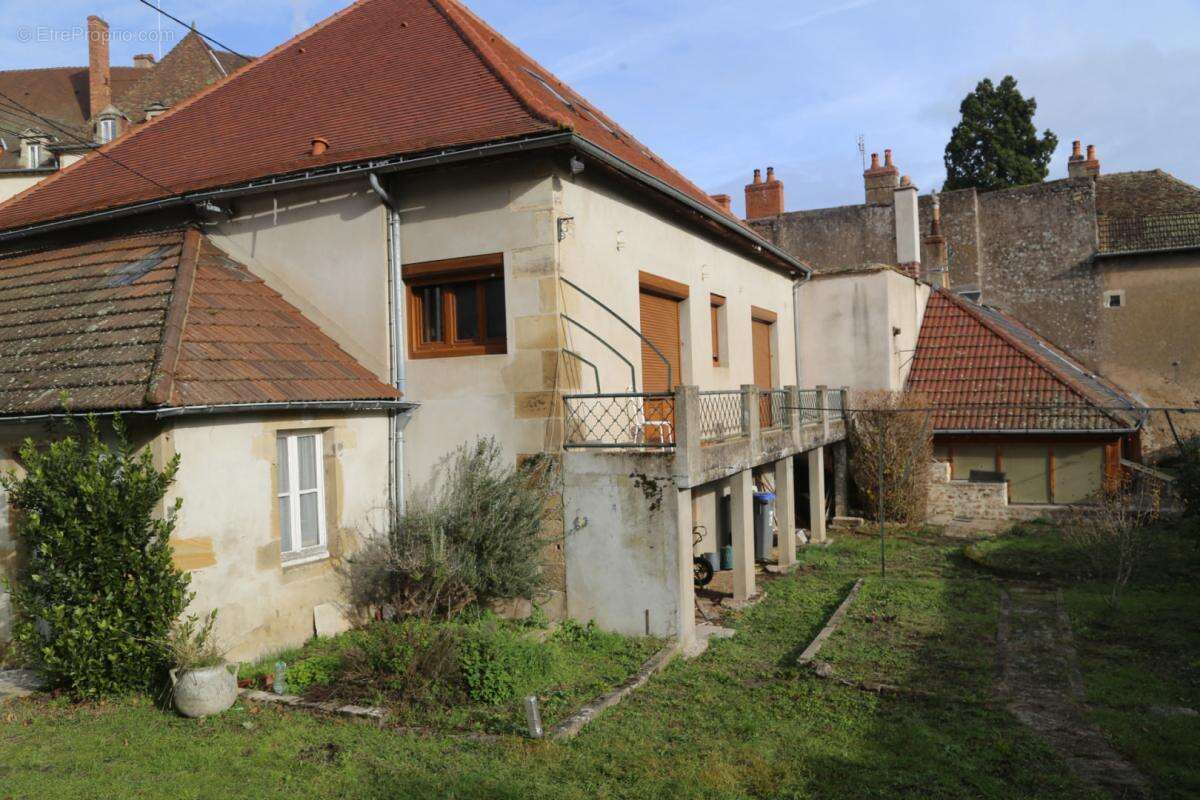 Maison à AUTUN