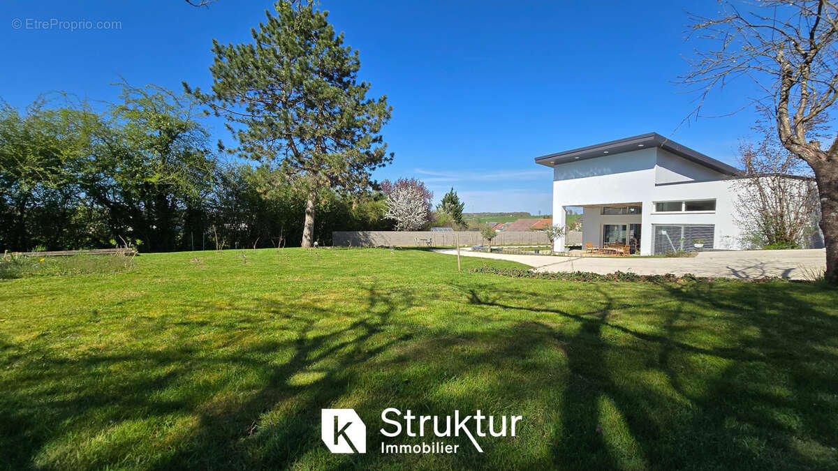 Maison à ROUSSY-LE-VILLAGE