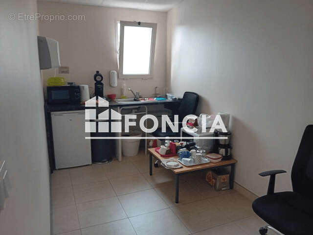 Commerce à BESSINES