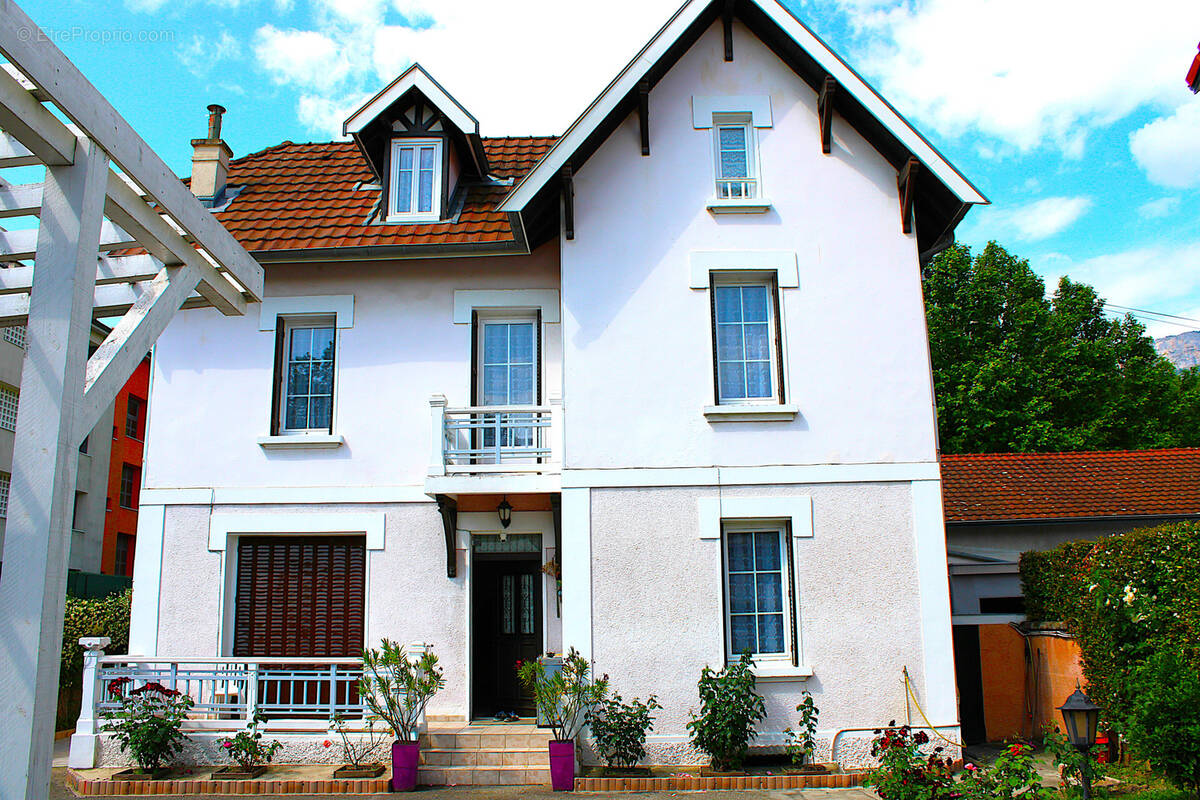 Maison à LE PONT-DE-CLAIX