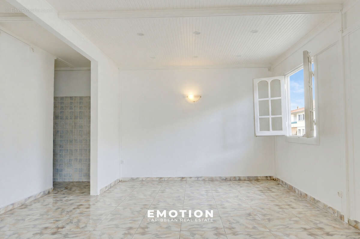 Maison à CAPESTERRE-BELLE-EAU