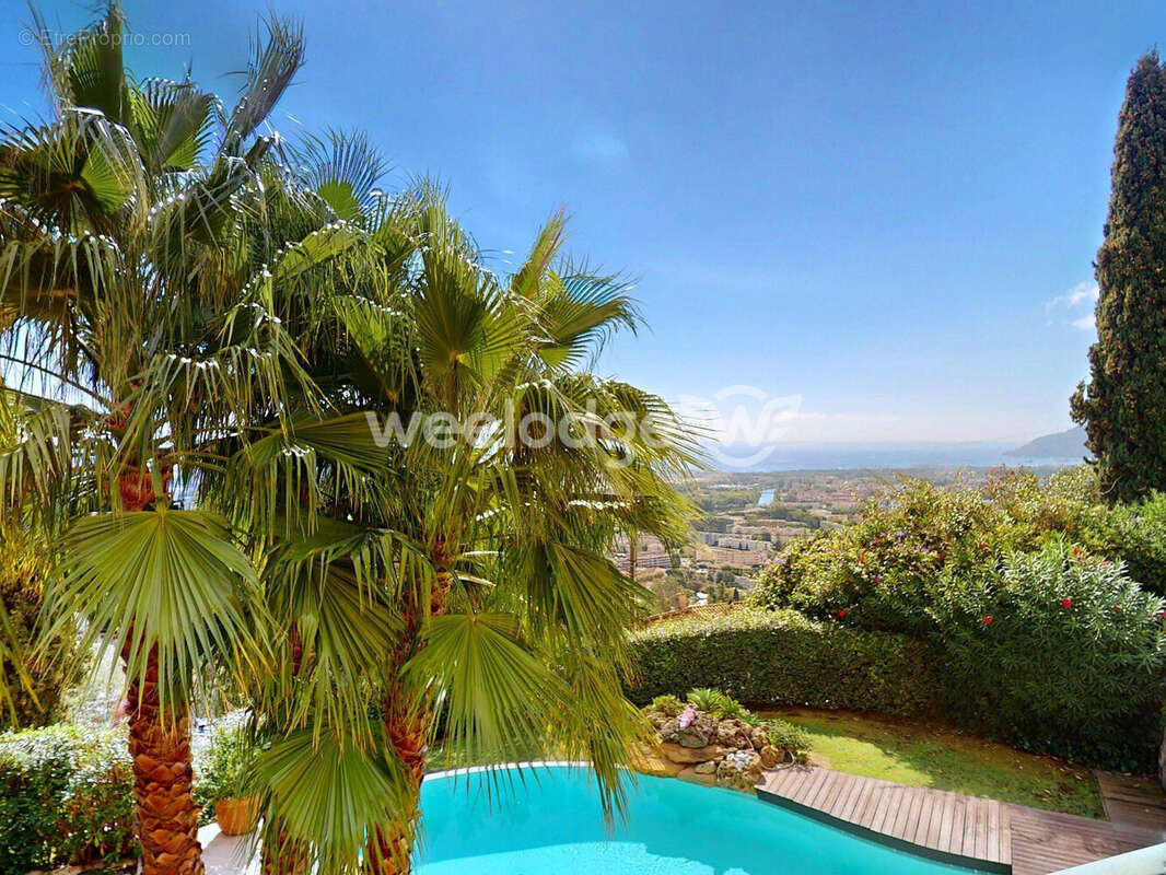 Maison à MANDELIEU-LA-NAPOULE