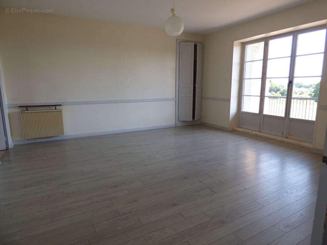 Maison à PONT-DE-VAUX