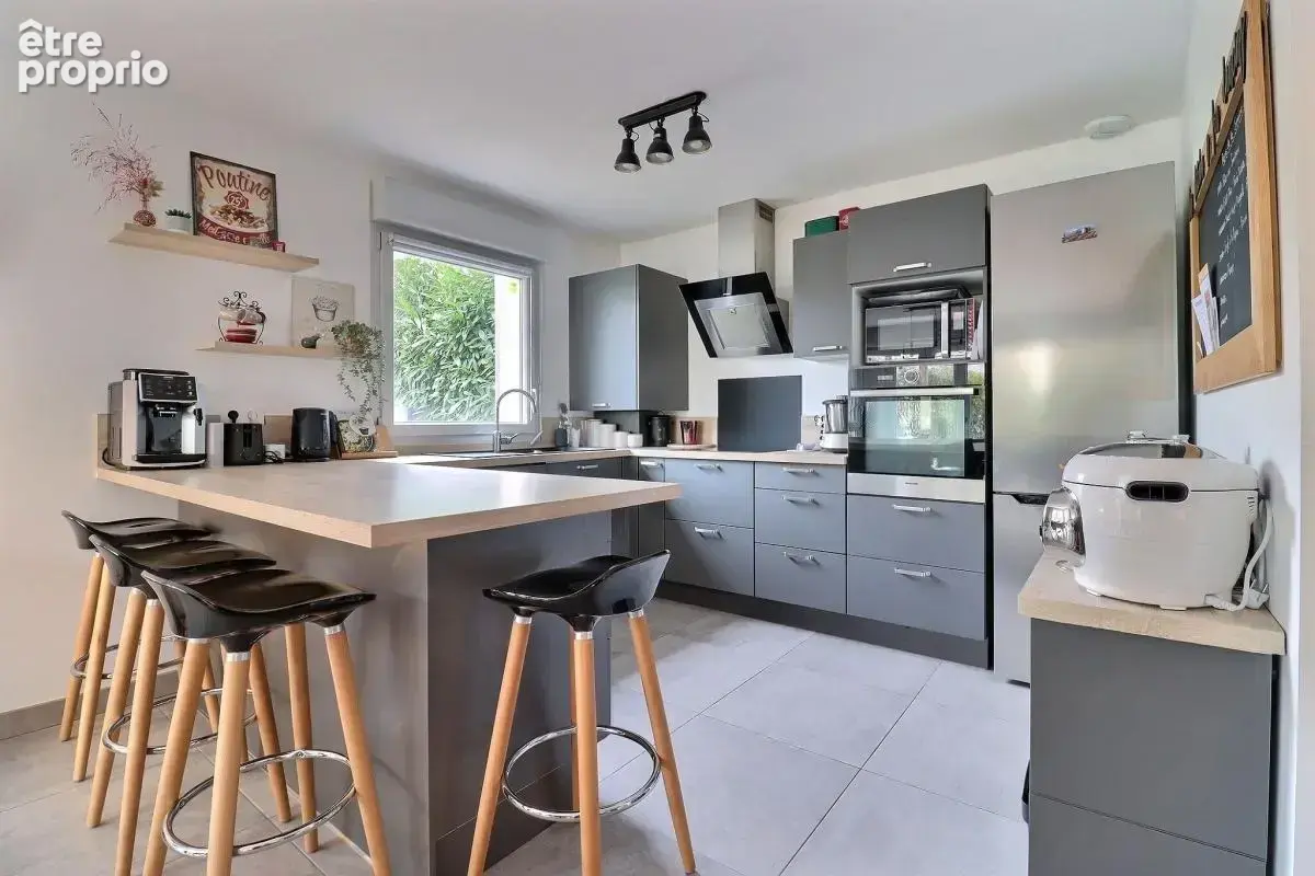 Duplex a BROCHON 83m², 90m² de jardin, Garage double - photo 2