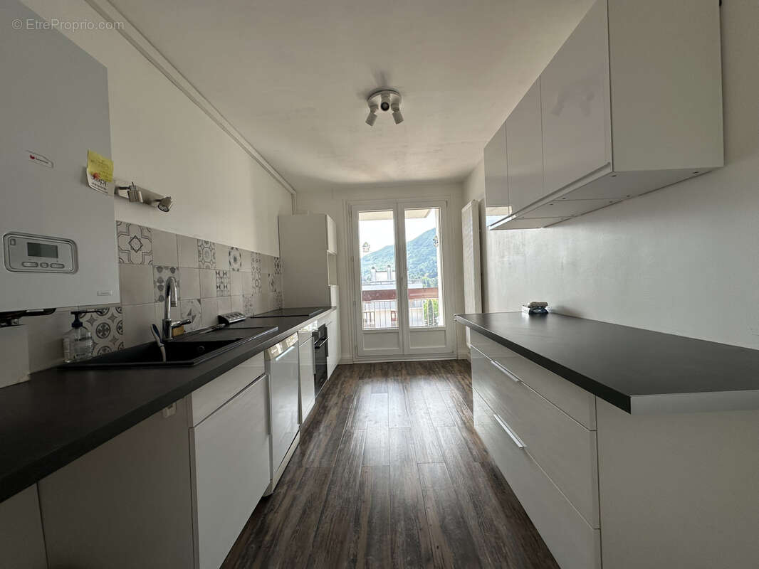 Appartement à MEYLAN