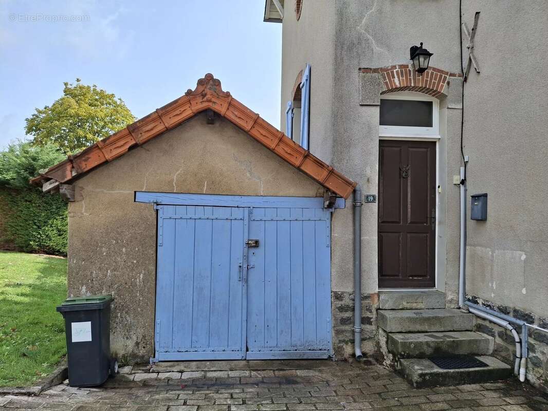 Maison à BUSSIERE-POITEVINE