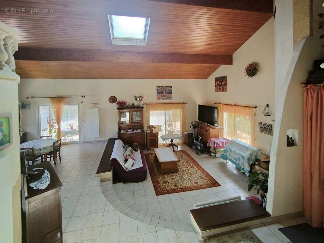 CASTRES GIRONDE, Maison de 154 m² sur 900 m² de terrain - photo 8