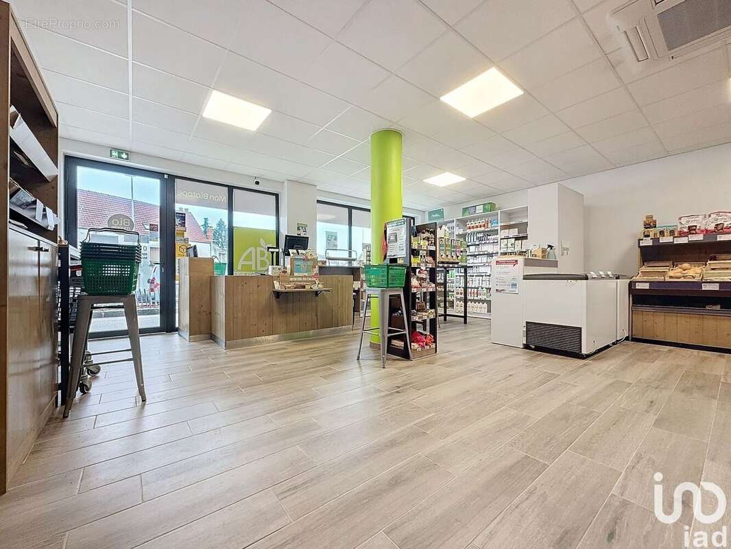 Photo 3 - Commerce à BRUYERES-LE-CHATEL