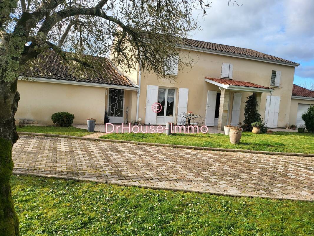 Maison à SAINT-SULPICE-ET-CAMEYRAC