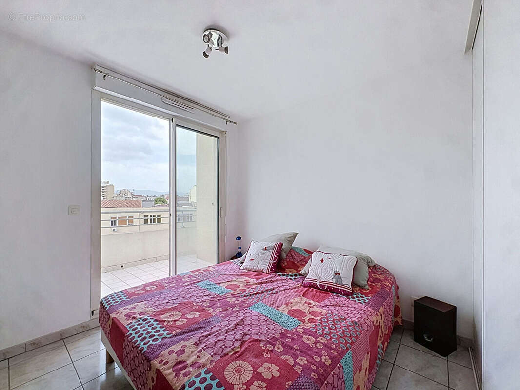 A vendre un appartement 2 pièces 38 m2 avec deux terrasses/ vue bonne mère et stationnement secteur Conception/Lodi 13005 MARSEI - photo 5