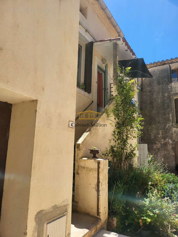 Maison à VIC-LA-GARDIOLE