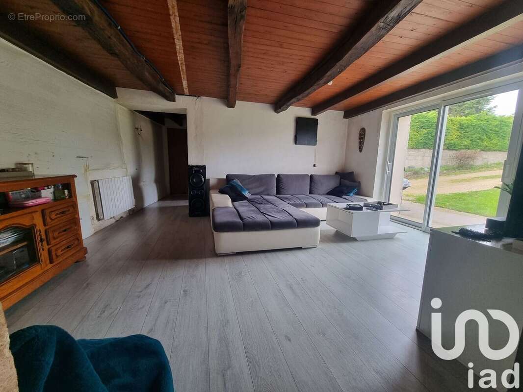 Maison 97 m² à Charroux  - photo 6