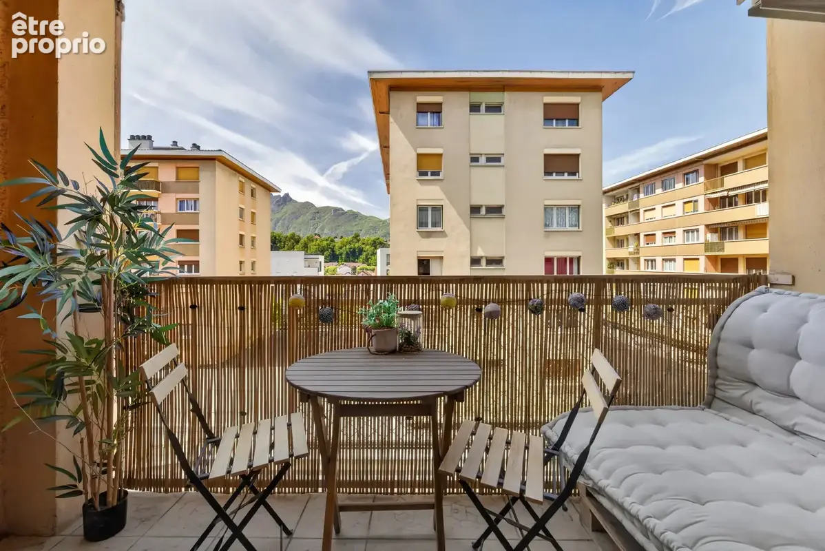 Aix les Bains - Centre Ville - T4 - Parfait état - photo 2