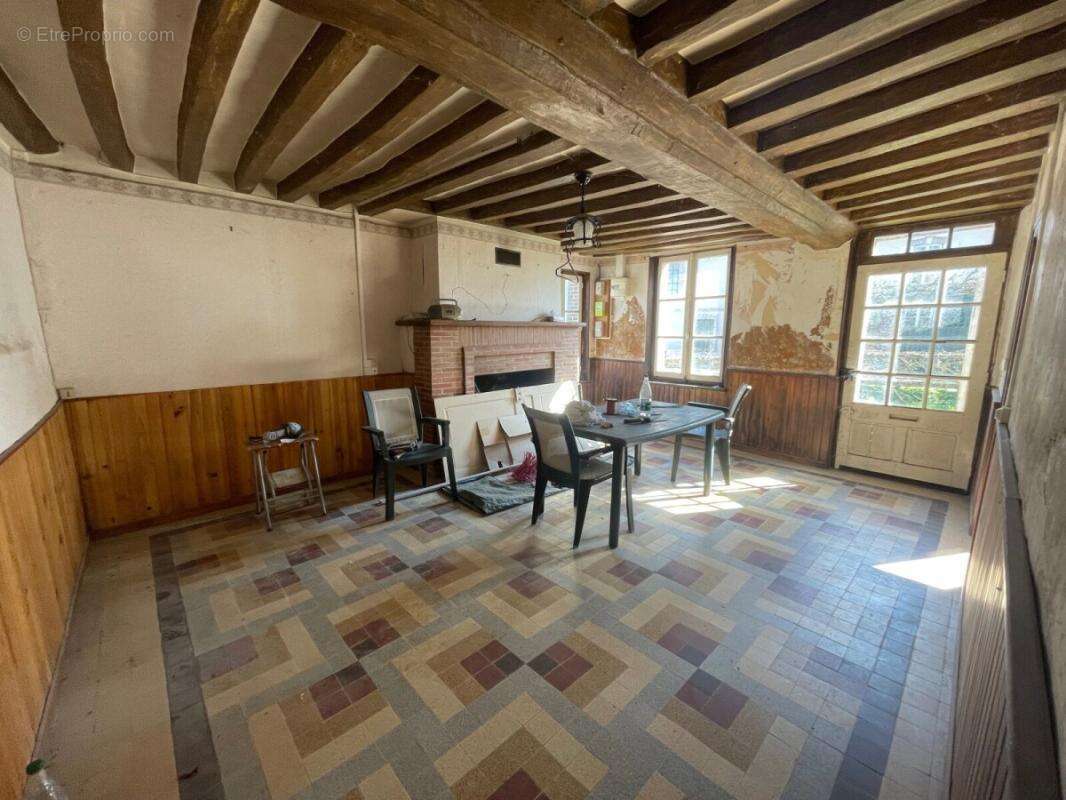 Maison à LA FERRIERE-AU-DOYEN