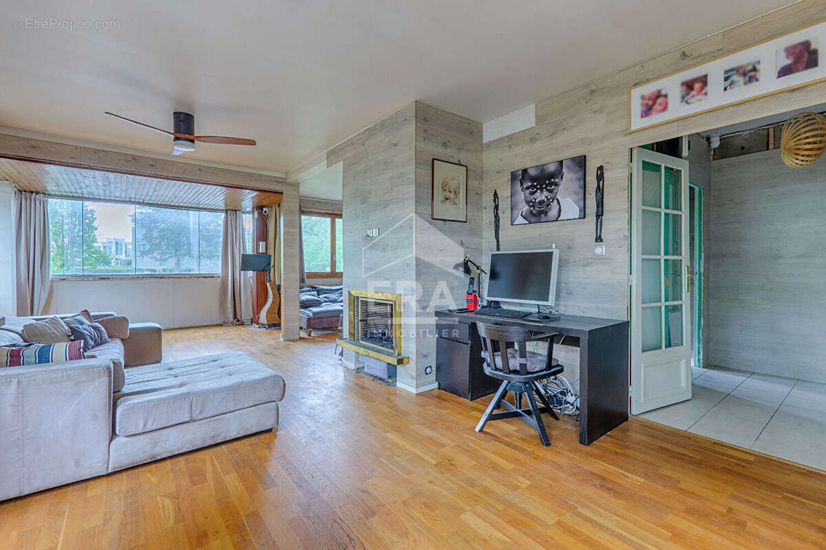 Appartement à FONTENAY-LE-FLEURY