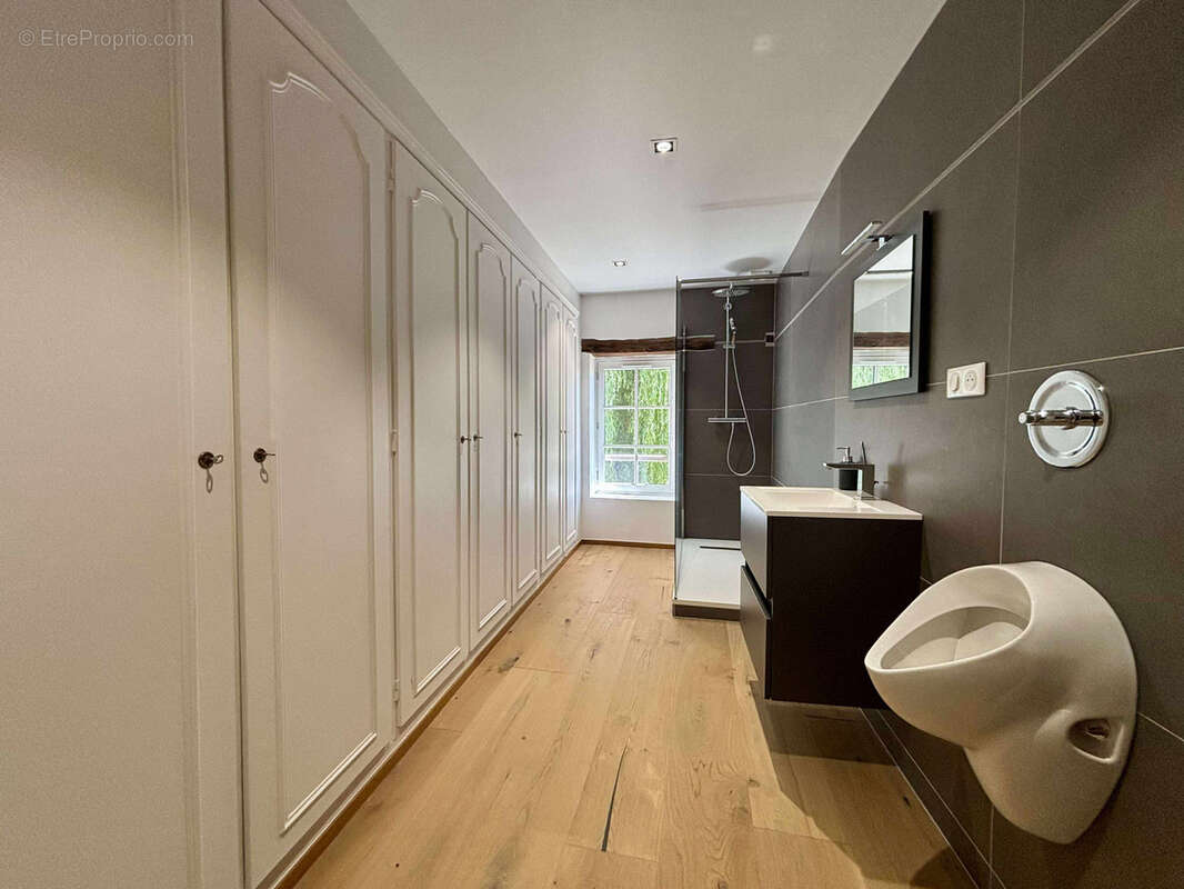 Maison à MONTREUIL-SUR-EPTE