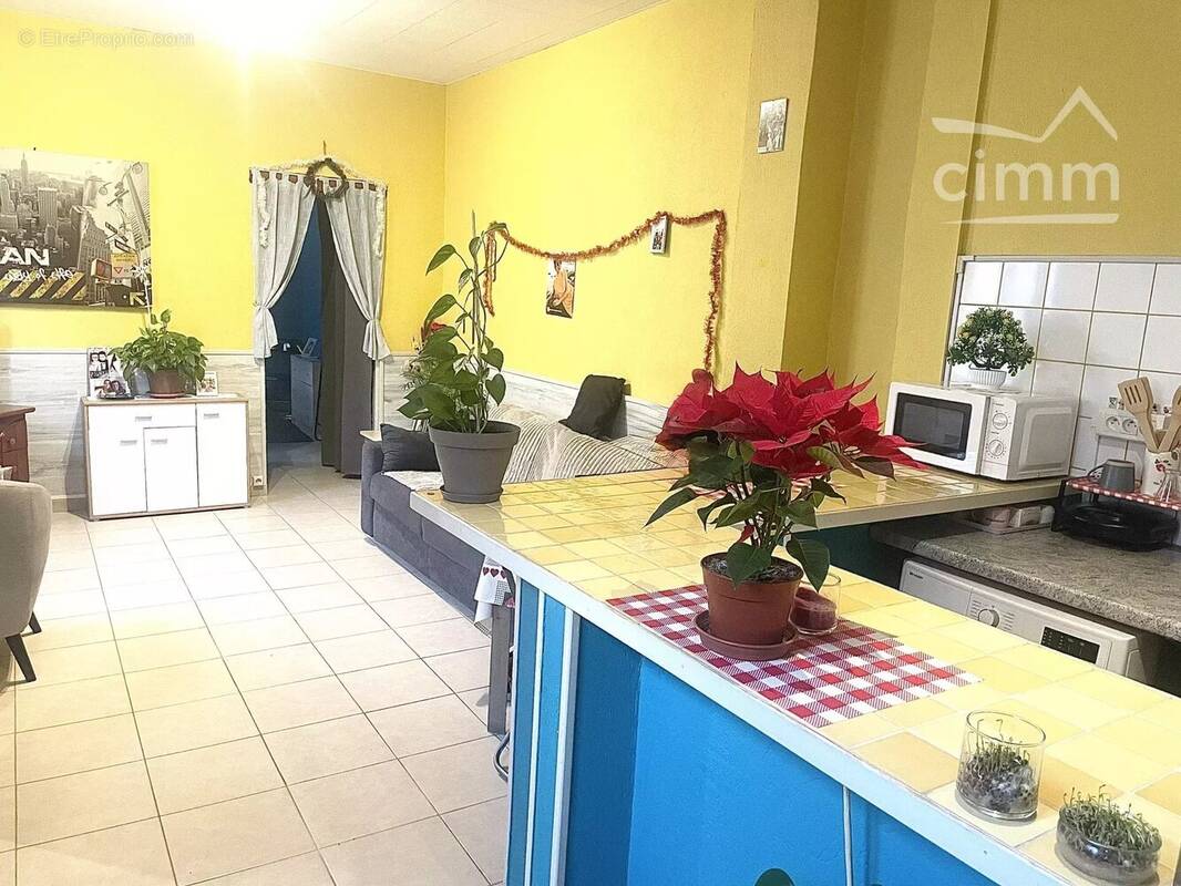 Appartement à PORT-SAINT-LOUIS-DU-RHONE