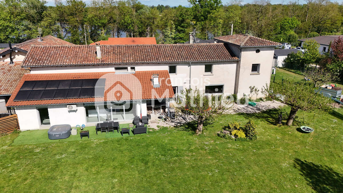 Maison à VILLARS-LES-DOMBES