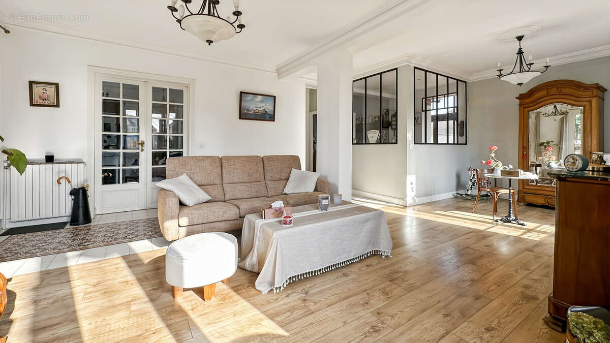 Maison à CORBEIL-ESSONNES