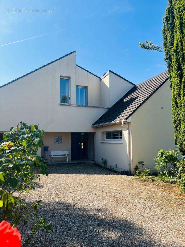 Maison d'architecte 11 pièces, 359 m2 sur parc de 7609 m2 - photo 2